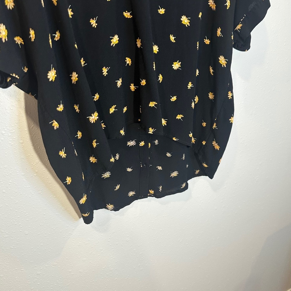 Madewell Blouse Women's Size Medium Black Floral Button Back V-Neck Cottage Boho - Picture 9 of 16